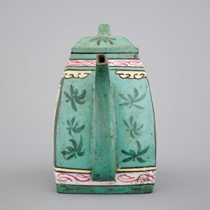Een Chinese beschilderde Yixing theepot, 18/19e eeuw — foto 5