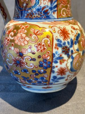 A Chinese English-decorated blue and white jug and cover, Kangxi — foto 14