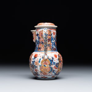 A Chinese English-decorated blue and white jug and cover, Kangxi — foto 3