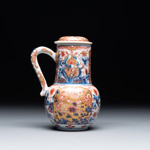 A Chinese English-decorated blue and white jug and cover, Kangxi — foto 4