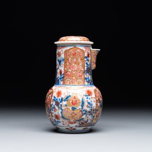 A Chinese English-decorated blue and white jug and cover, Kangxi — foto 5