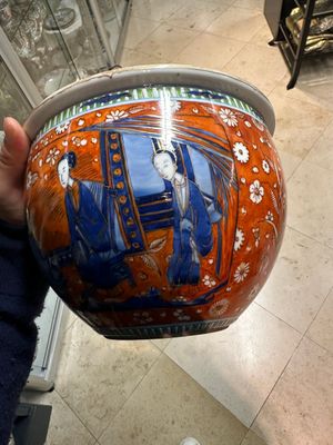 A Chinese English-decorated blue and white scroll pot, Kangxi — 照片 2