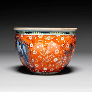A Chinese English-decorated blue and white scroll pot, Kangxi — 照片 2