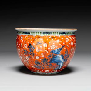 A Chinese English-decorated blue and white scroll pot, Kangxi — 照片 3