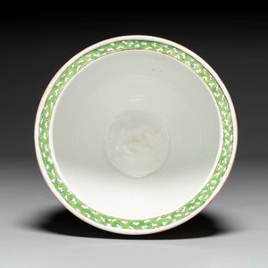 A Chinese English-decorated blue and white scroll pot, Kangxi — 照片 5