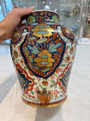 A Chinese English-decorated blue and white vase and cover, Kangxi — 照片 2
