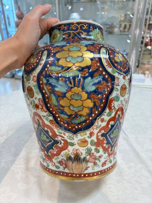A Chinese English-decorated blue and white vase and cover, Kangxi — 照片 8