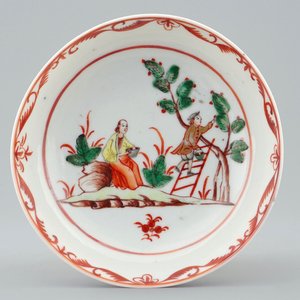 A Chinese European subject cup and saucer with cherry pickers, Qianlong, 18th C. — photo 2