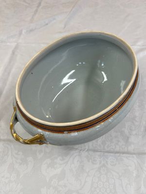 A Chinese export blue-and-orange-enamelled gilt-decorated covered tureen and stand with a Catholic Marian emblem, Jiaqing — photo 11