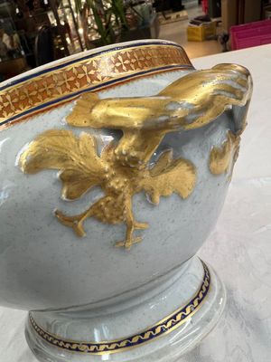 A Chinese export blue-and-orange-enamelled gilt-decorated covered tureen and stand with a Catholic Marian emblem, Jiaqing — photo 14