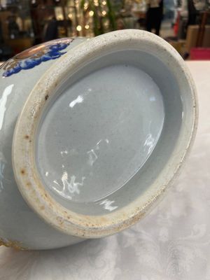 A Chinese export blue-and-orange-enamelled gilt-decorated covered tureen and stand with a Catholic Marian emblem, Jiaqing — photo 18