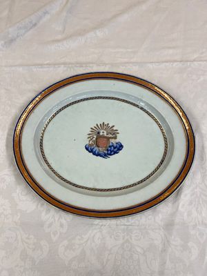 A Chinese export blue-and-orange-enamelled gilt-decorated covered tureen and stand with a Catholic Marian emblem, Jiaqing — photo 6