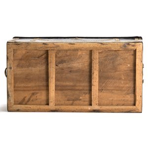 A Chinese export brass-bound black leather travel trunk, 19th C. — photo 8