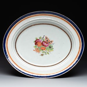 A Chinese export famille rose covered tureen and an oval dish with strainer, Jiaqing — photo 2