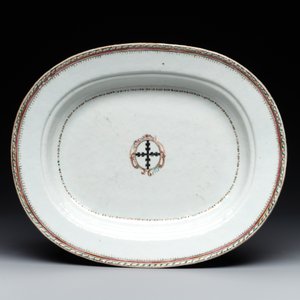 A Chinese export famille rose covered tureen and an oval dish with strainer, Jiaqing — photo 6