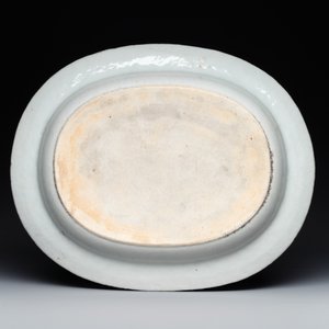 A Chinese export famille rose covered tureen and an oval dish with strainer, Jiaqing — photo 7
