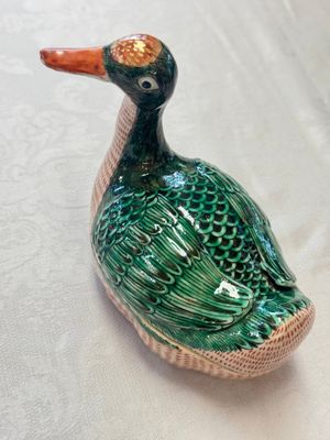 A Chinese export famille rose goose-form tureen and stand, Qianlong — photo 1