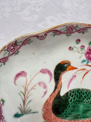 A Chinese export famille rose goose-form tureen and stand, Qianlong — photo 28