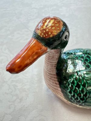 A Chinese export famille rose goose-form tureen and stand, Qianlong — photo 6