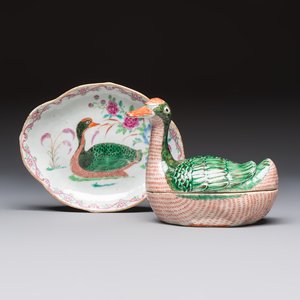A Chinese export famille rose goose-form tureen and stand, Qianlong — photo 1