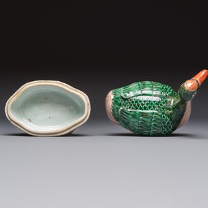 A Chinese export famille rose goose-form tureen and stand, Qianlong — photo 9
