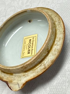 A Chinese export famille rose 'Xi Xiang Ji' jug and cover, Yongzheng/Qianlong — photo 25