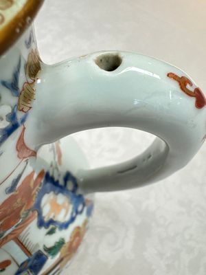 A Chinese export famille rose 'Xi Xiang Ji' jug and cover, Yongzheng/Qianlong — photo 4