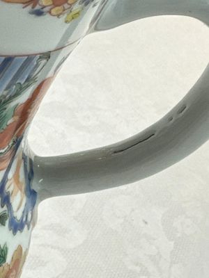 A Chinese export famille rose 'Xi Xiang Ji' jug and cover, Yongzheng/Qianlong — photo 6