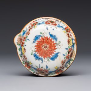 A Chinese export famille rose 'Xi Xiang Ji' jug and cover, Yongzheng/Qianlong — photo 8
