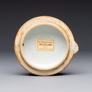 A Chinese export famille rose 'Xi Xiang Ji' jug and cover, Yongzheng/Qianlong — photo 9