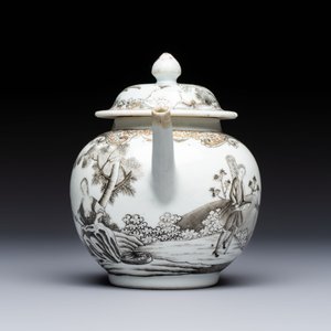 A Chinese export grisaille and gilt-decorated 'European Subject' teapot and cover, Qianlong — foto 5