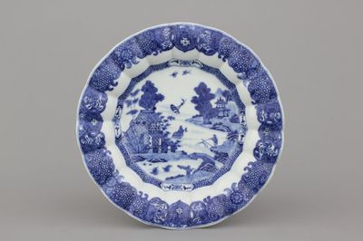 A Chinese export porcelain blue and white lobed dish