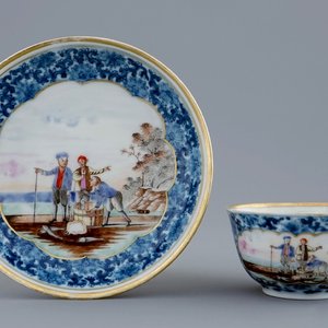 A Chinese export porcelain cup and saucer with a fish seller, Qianlong, 18th C. — photo 1