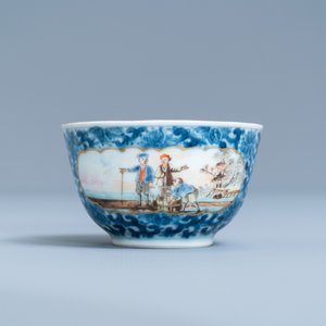 A Chinese export porcelain cup and saucer with a herring merchant, Qianlong — 照片 6
