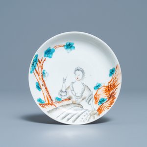 A Chinese export porcelain cup and saucer with a seamstress, Qianlong — 照片 2