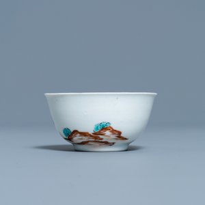 A Chinese export porcelain cup and saucer with a seamstress, Qianlong — 照片 5