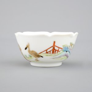 A Chinese export porcelain cup with a design after Cornelis Pronk: "The Parasol Ladies", ca. 1740 — 照片 2