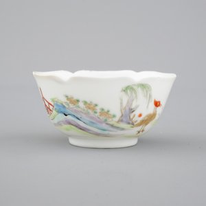 A Chinese export porcelain cup with a design after Cornelis Pronk: "The Parasol Ladies", ca. 1740 — 照片 3