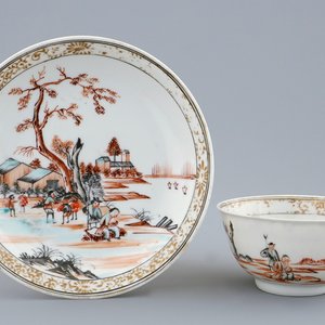 A Chinese export porcelain European subject cup and saucer, Yongzheng/Qianlong — 照片 1