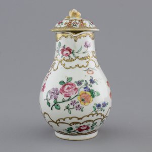 A Chinese export porcelain jug and cover with matching saucer, 18th C. — 照片 5