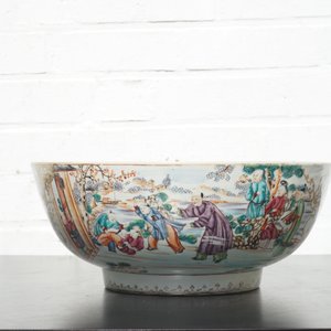 A Chinese export porcelain Mandarin pattern bowl and a dish, Qianlong, 18th C. — foto 12