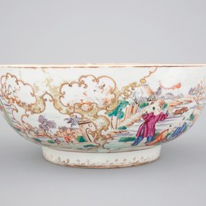 A Chinese export porcelain Mandarin pattern bowl and a dish, Qianlong, 18th C. — foto 7