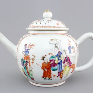 A Chinese export porcelain mandarin pattern teapot, 18th C. — photo 2