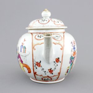 A Chinese export porcelain mandarin pattern teapot, 18th C. — photo 3