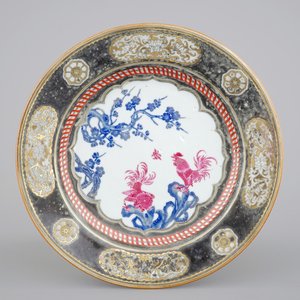 A Chinese export porcelain plate with a cockerel with pseudo-silver rim, Yongzheng, 1722-1735 — photo 1