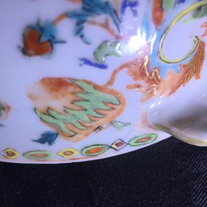 A Chinese export porcelain “Pompadour” two-handled porringer and cover, ca. 1745 — photo 17
