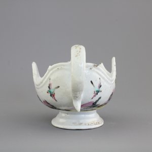 A Chinese export porcelain sauceboat decorated with “Valentine’s pattern”, ca. 1745 — photo 6