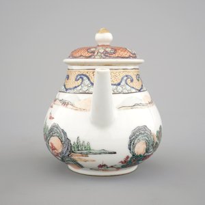 A Chinese export porcelain tea pot or jug and cover with a harbor scene, Yongzheng, 1722-1735 — photo 5