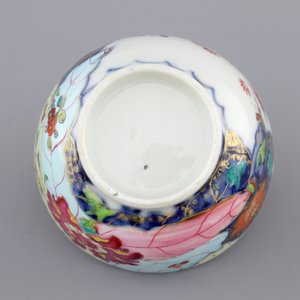 A Chinese export porcelain "Tobacco leaf" cup and saucer, ca. 1770 — photo 9