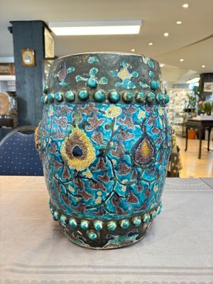 A Chinese Fahua barrel-shaped 'lotus scroll' stool with incised design, Ming — photo 4